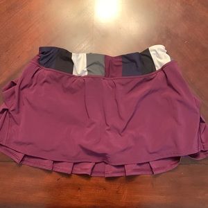Lululemon Pacesetter Running/Tennis skirt. EUC Size 10.